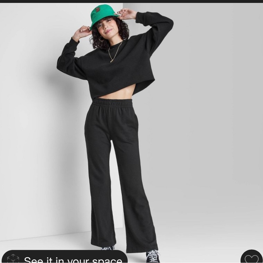 Wild fable High-Rise Wide Leg French Terry
Sweatpants- Large NWT